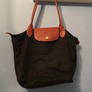 Medium black Longchamp classic tote purse